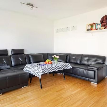 Privatzimmer Mit Balkon-Richtung Messe Hannover Exterior photo