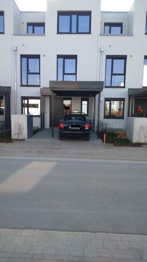 Privatzimmer Mit Balkon-Richtung Messe Hannover Exterior photo